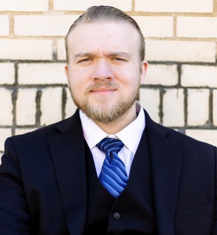 Ethan Kelley – Headshot